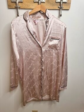 Juicy Couture Blush Satin Logo-Print Pajama Top